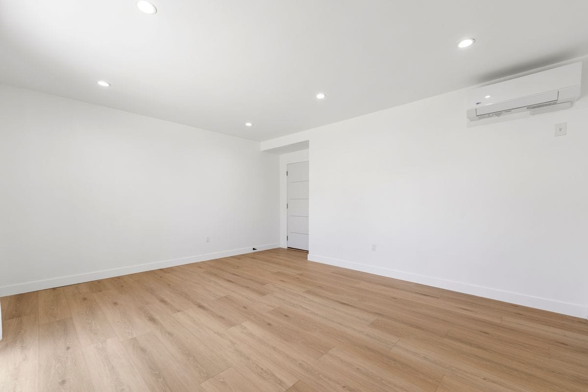 Building Photo - 2817 Sycamore Ave