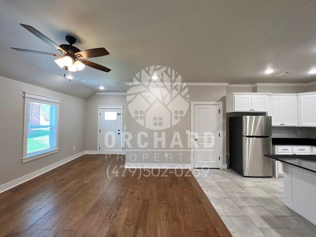 Building Photo - 591 Bradford Dr