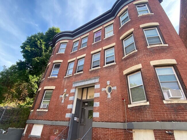 Building Photo - 96-98-98 Woodledge St