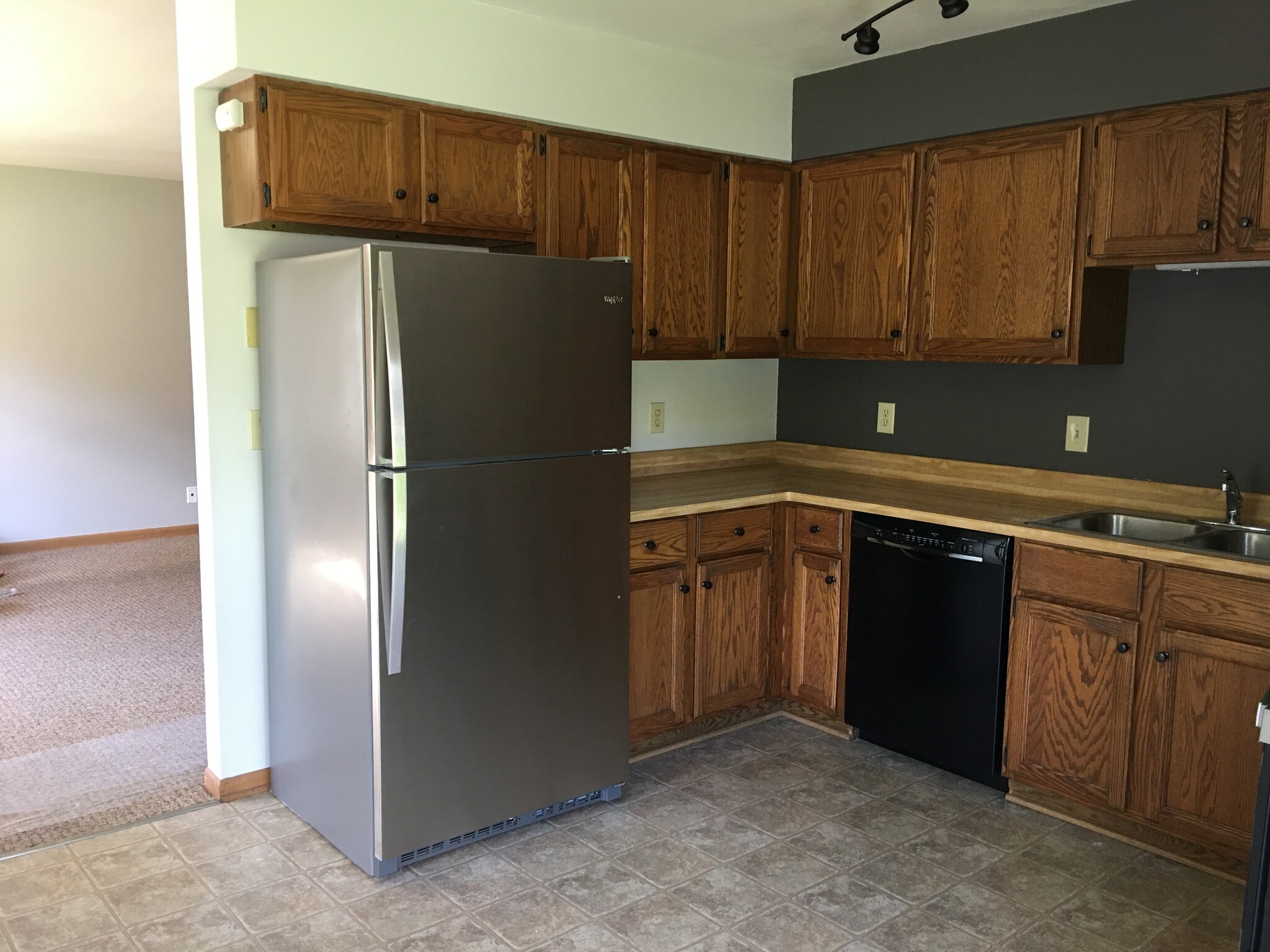 Building Photo - 402 Manchester Ln