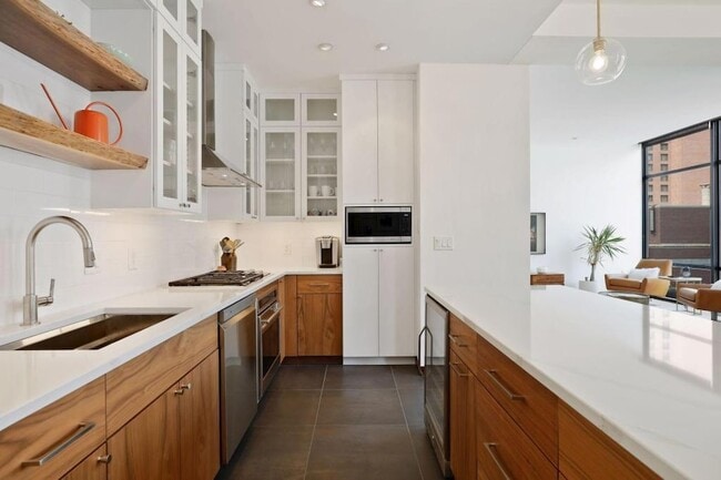 Building Photo - 201 S 11th St