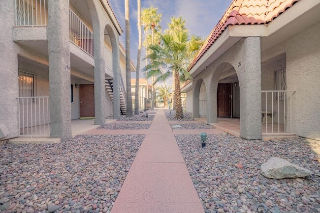 Building Photo - 1650 N 87th Terrace