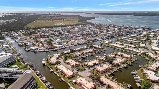 Building Photo - 9819 Hernando Ct