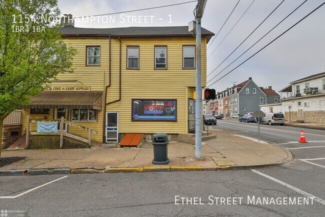 Building Photo - 1154 Northampton St