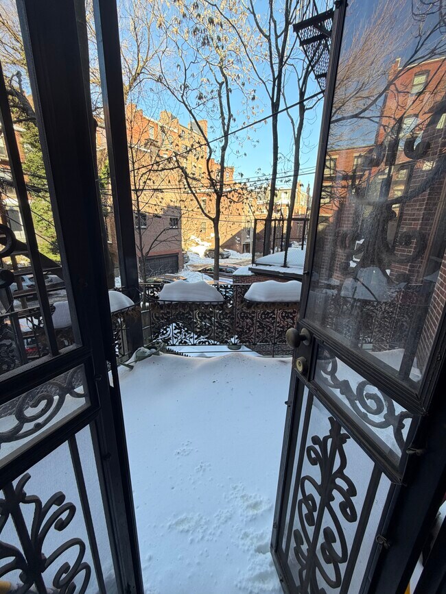 Building Photo - 327 Commonwealth Ave