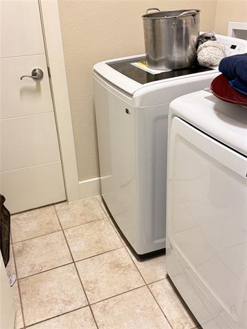 Building Photo - 303 S Kealy Ave