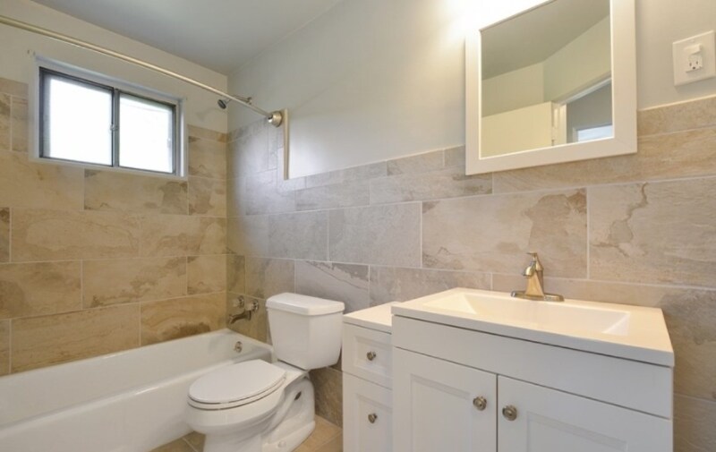 Building Photo - 1141 Waukegan Rd