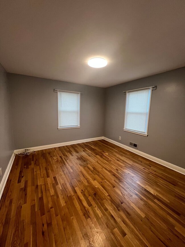 Building Photo - Charming 3 Bedroom Home in Parkville