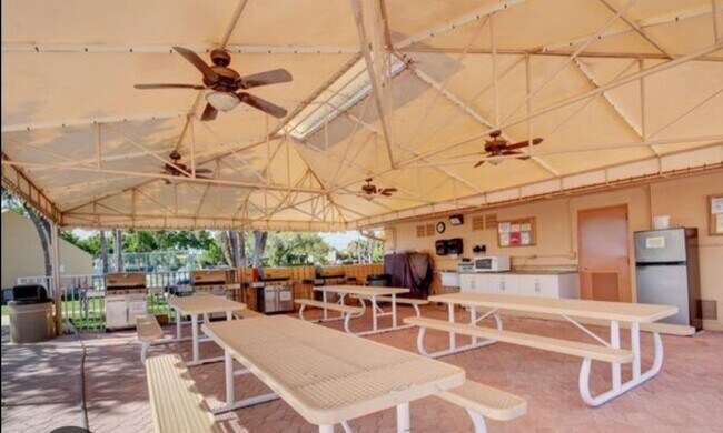 Building Photo - 15217 Lakes of Delray Blvd