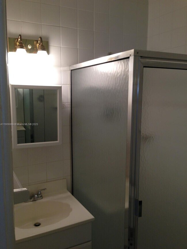 Building Photo - 215 30th St