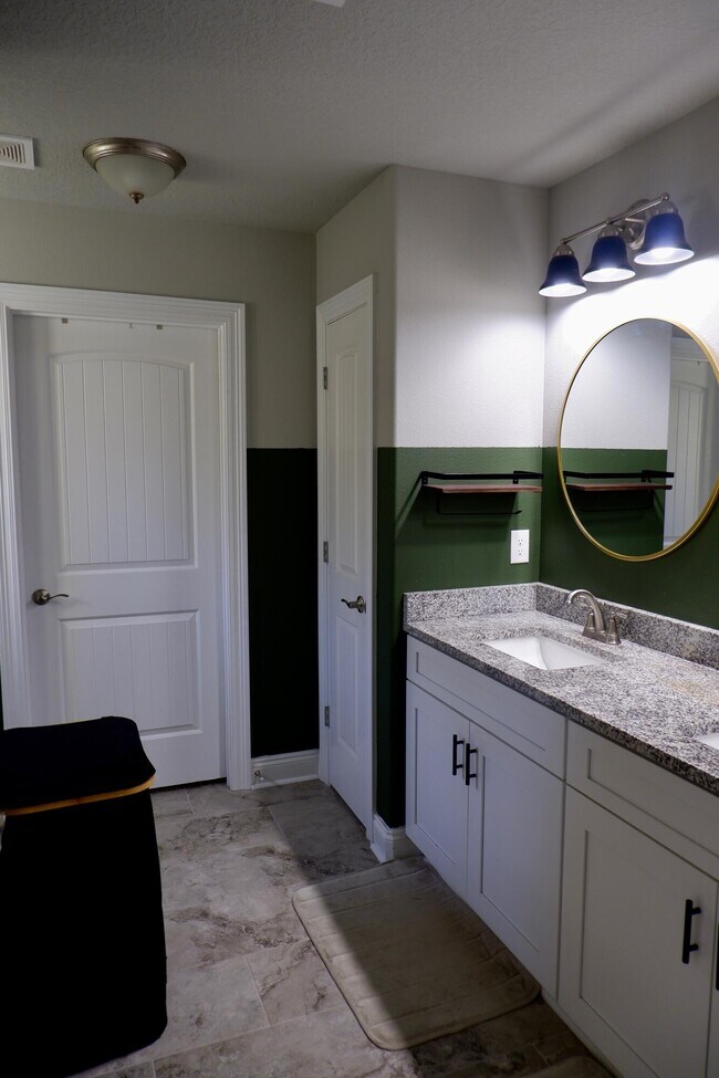 Building Photo - 6841 Nelson St