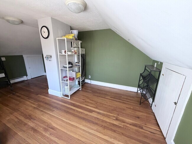 Building Photo - 359 Village St