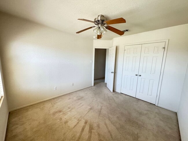 Building Photo - 3301 Bull Run Dr