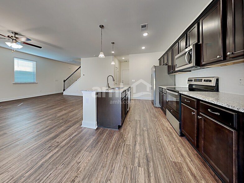 Building Photo - 1829 Produce Ln