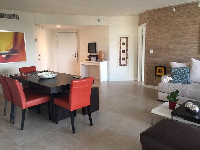 Building Photo - 19101 NE 36th Pl