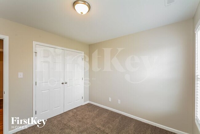 Building Photo - 113 Rosalynn Ct