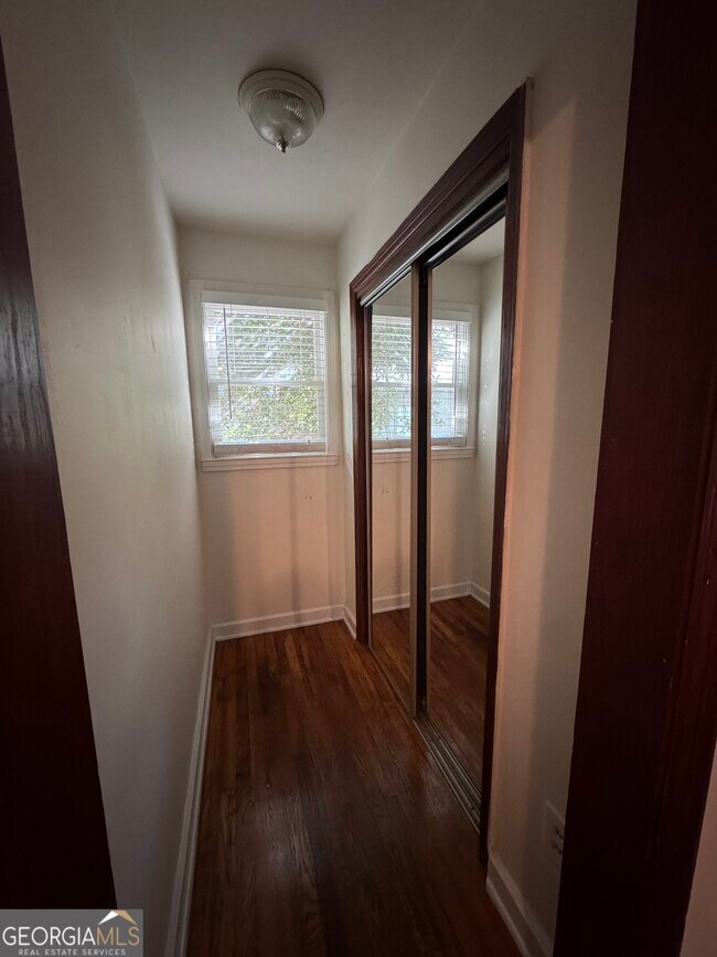 Building Photo - 1980 S Lumpkin St