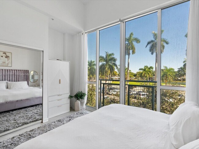 Building Photo - 253 NE 2nd St