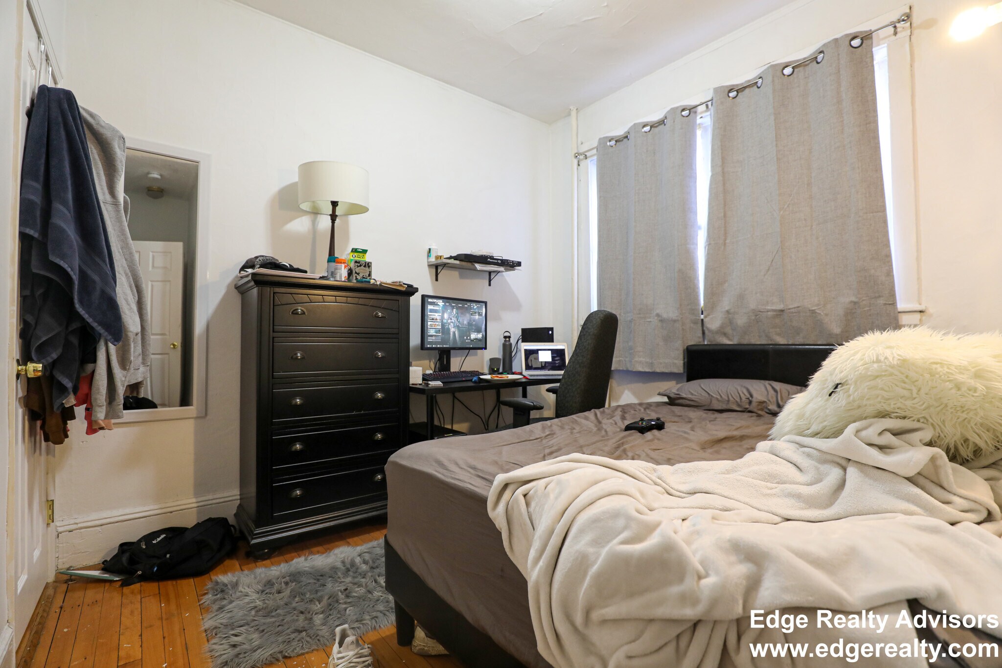 Building Photo - 56 Egmont St