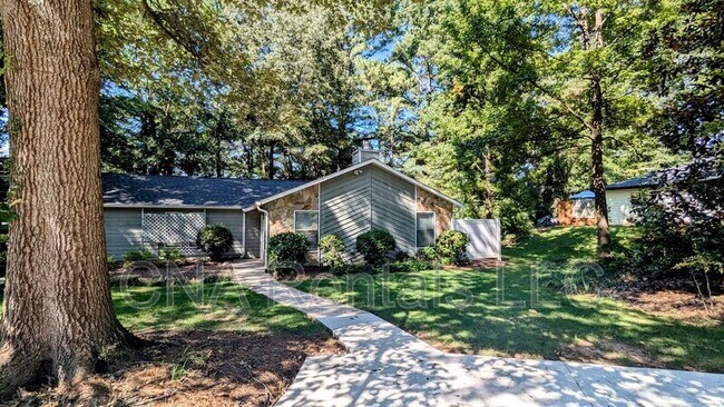 Primary Photo - 1050 Mathews Ct