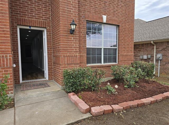 Building Photo - 5916 Summerwood Dr