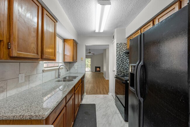 Building Photo - 2120 El Paseo St