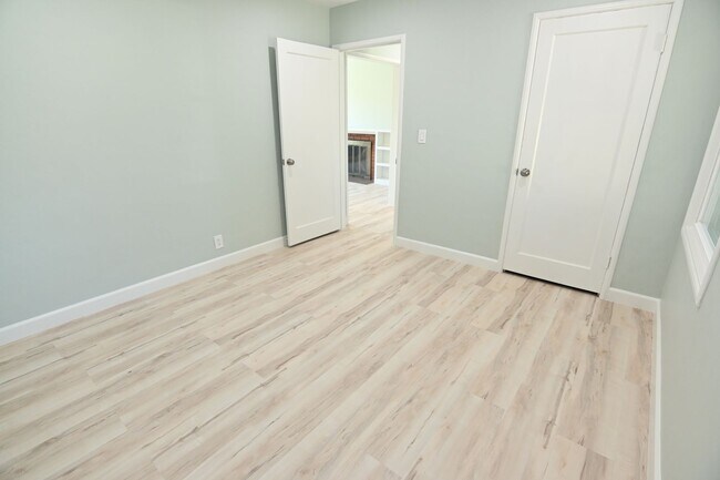 Building Photo - 116 Pleasant Ridge Ave
