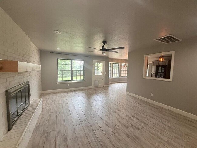 Building Photo - 405 Partridge Ln