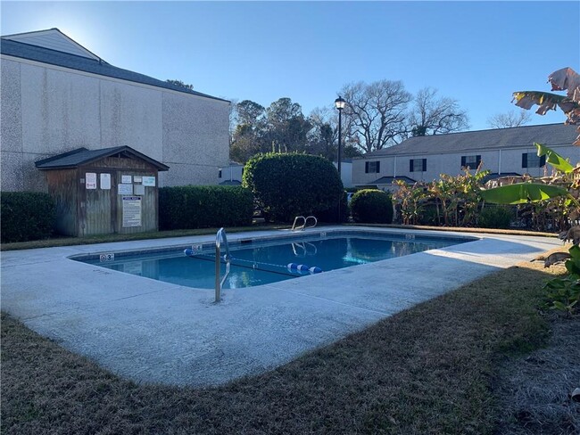 Building Photo - 616 Brockinton Point