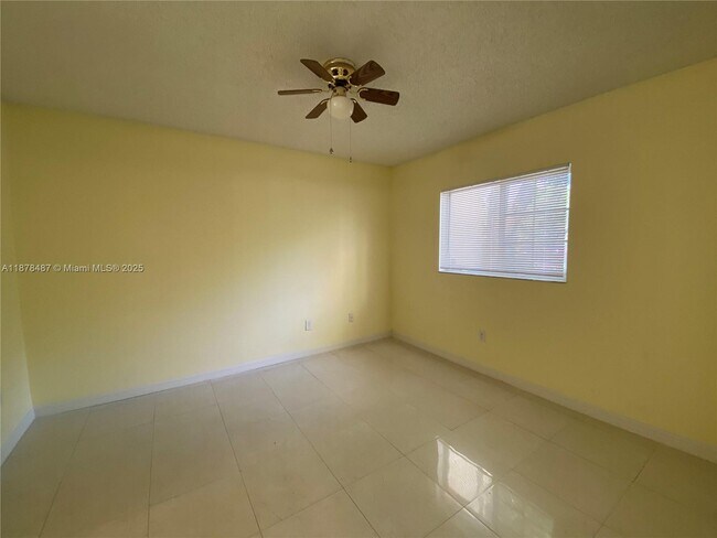 Building Photo - 3670 N 56th Ave