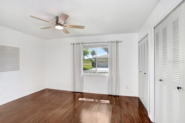 Building Photo - 2306 Lancaster Dr