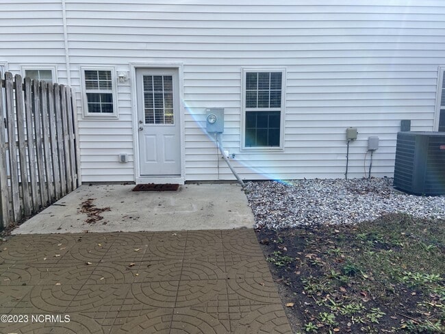 Building Photo - 338 Emerald Cove Ct