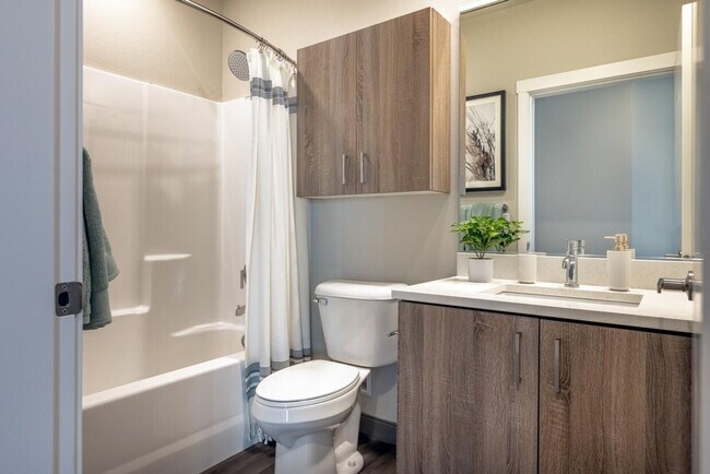 Building Photo - 3495 SE Reed Dr