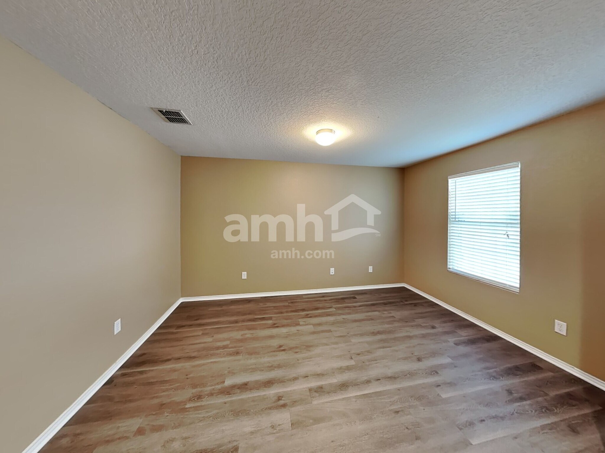 Building Photo - 12111 Amber Vis