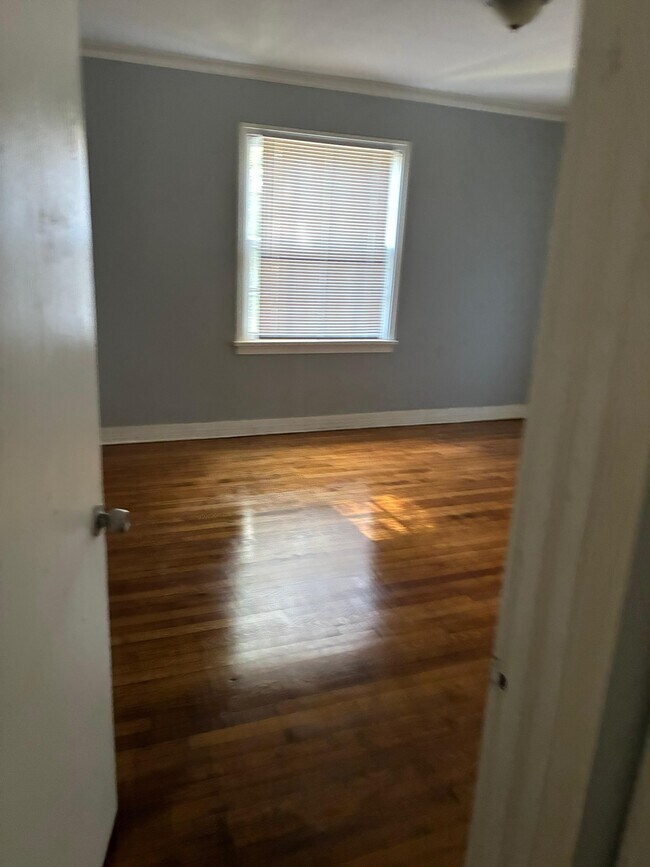 Building Photo - 124 S Sunset Terrace