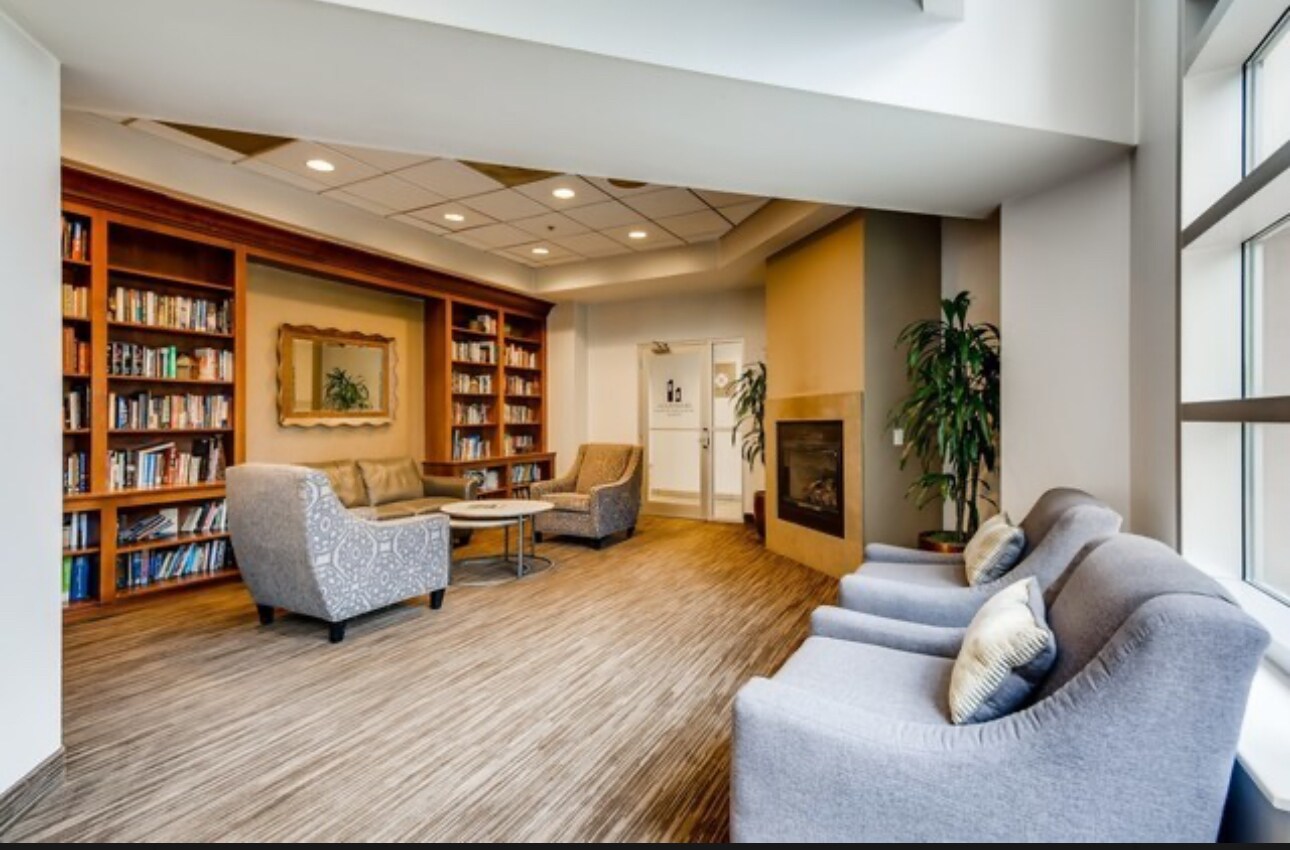 Building Photo - 545 N Dearborn St