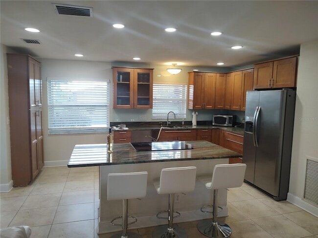 Building Photo - 4165 13th Ln NE