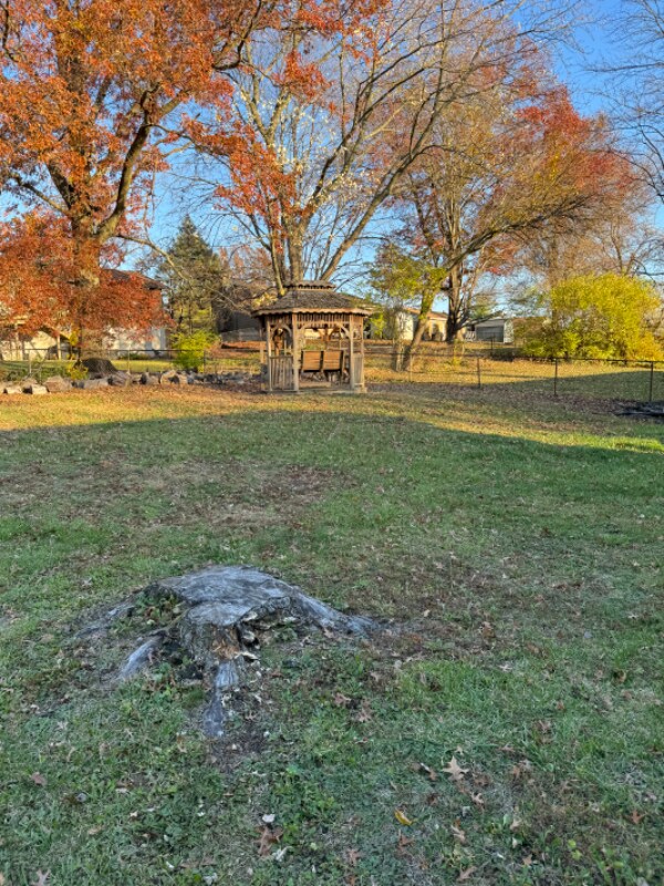 Building Photo - 814 Eastland Dr