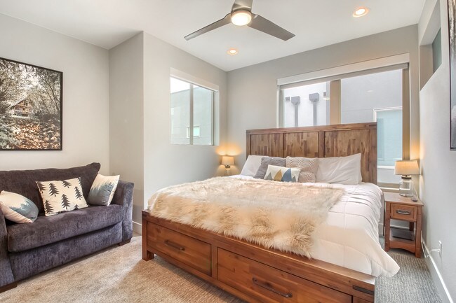 Building Photo - 1323 Elati St