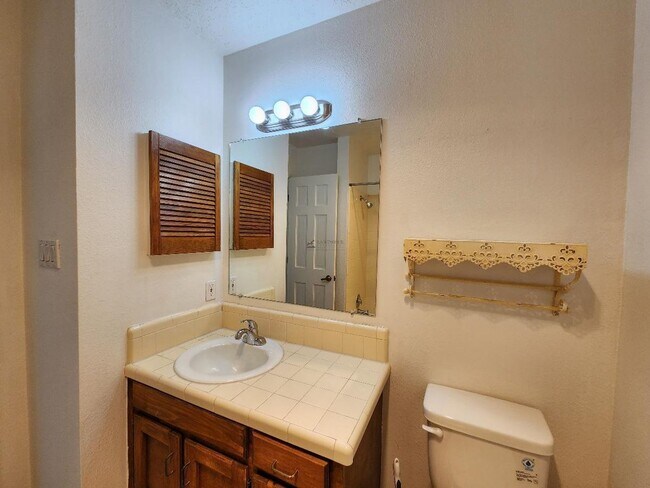 Building Photo - 2972 Plaza Azul