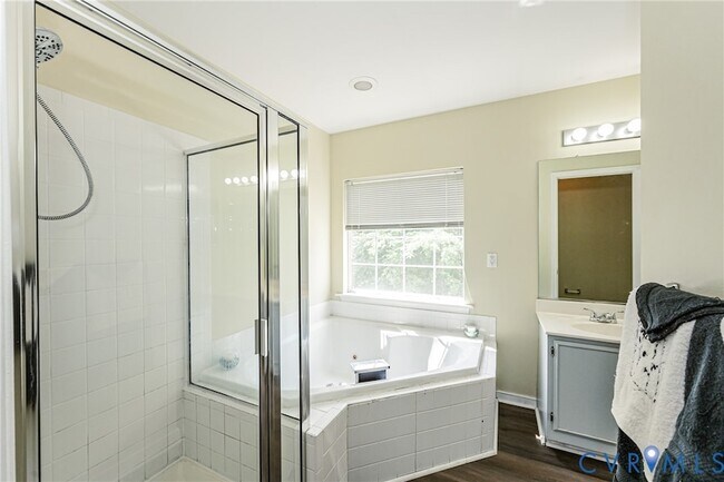 Building Photo - 811 Kiefer Field Ct