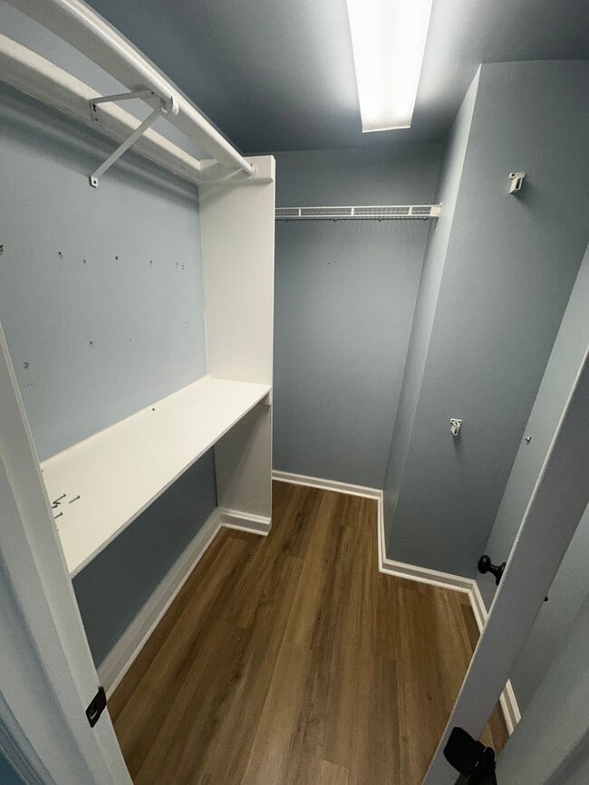 Building Photo - Quiet Neighborhood Living