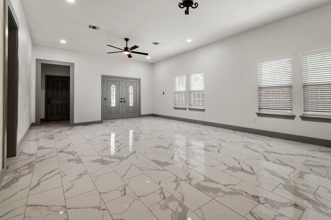 Building Photo - 23726 Summer Pine Dr