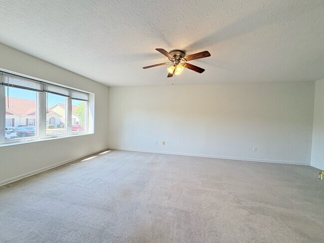 Building Photo - 24 Rosette Ln
