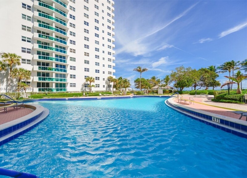 Building Photo - 3001 S Ocean Dr