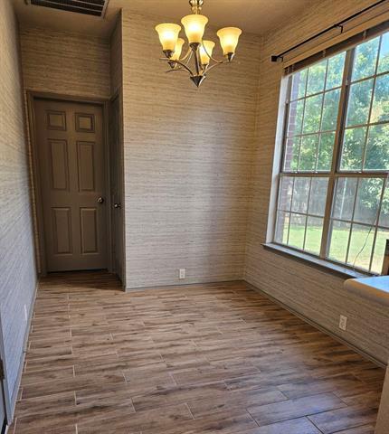 Building Photo - 4611 Shorewood Dr