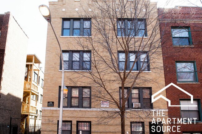 Building Photo - 837 W Cornelia Ave