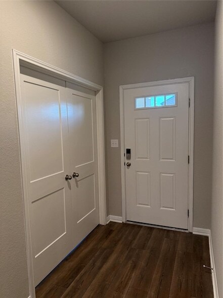 Building Photo - 104 Osier Pass