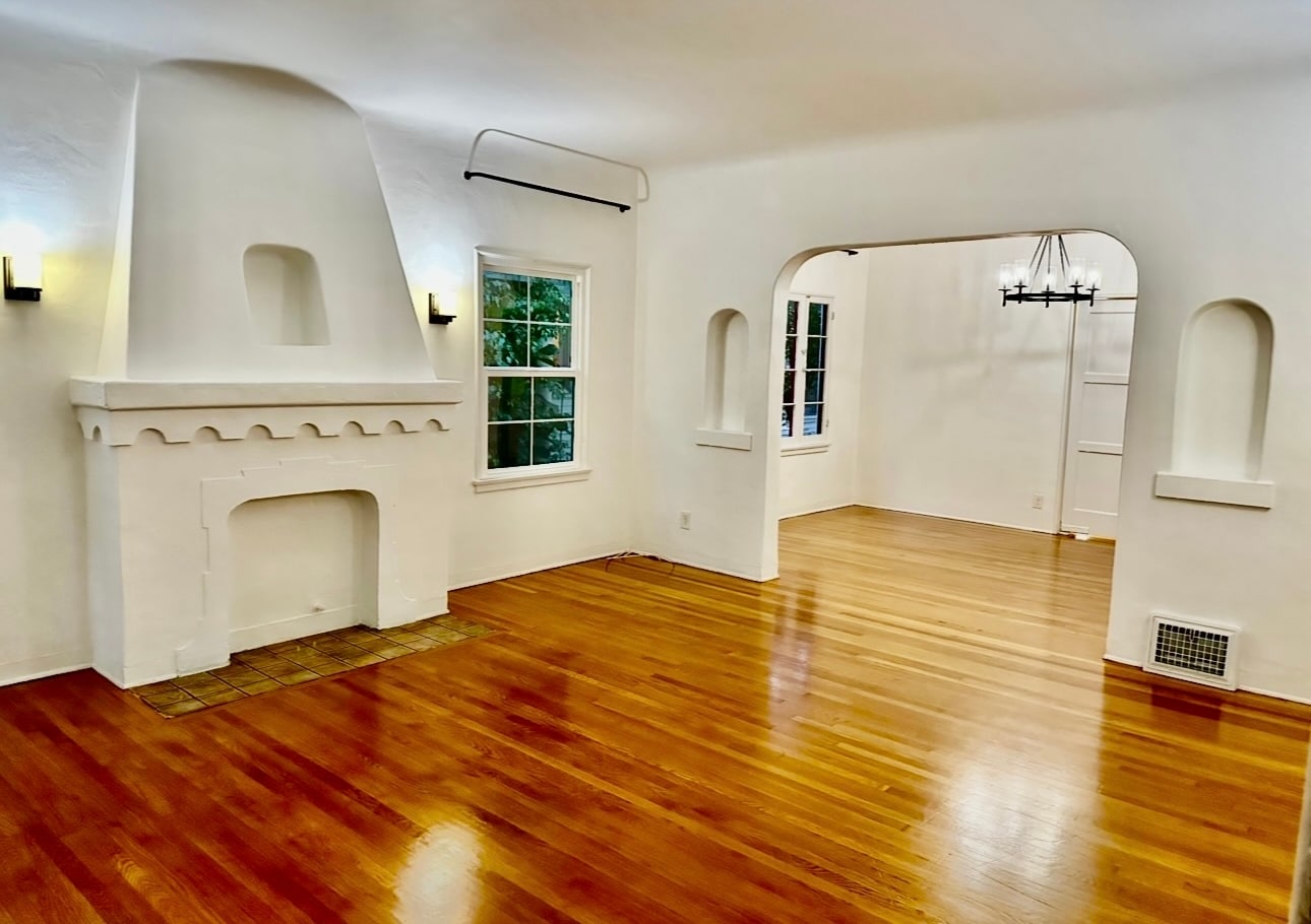 Building Photo - 1104 E California Ave