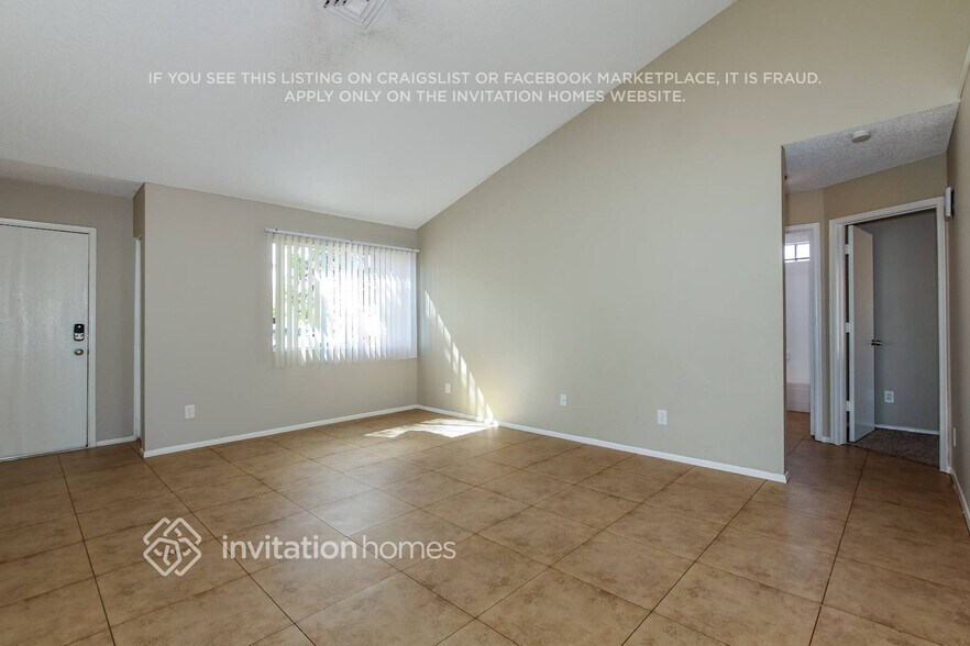 Building Photo - 7740 W Meadowbrook Ave